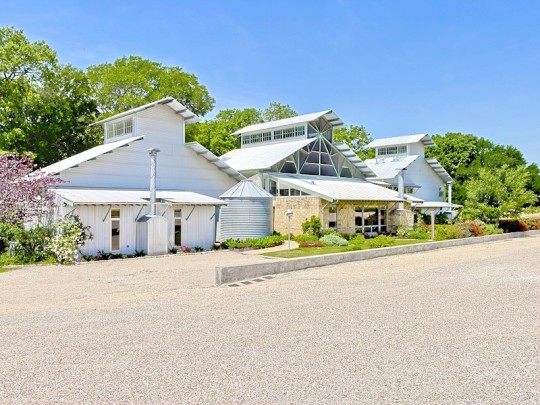 Silver S Ranch 4323 Duck Creek Road, Sanger - Briggs Freeman Sotheby's luxury ranches, land, and homes for sale in Dallas Fort Worth - exterior