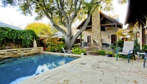 3643 University Boulevard in Highland Park - homes for sale in Dallas Fort Worth, Briggs Freeman Sotheby's - backyard patio
