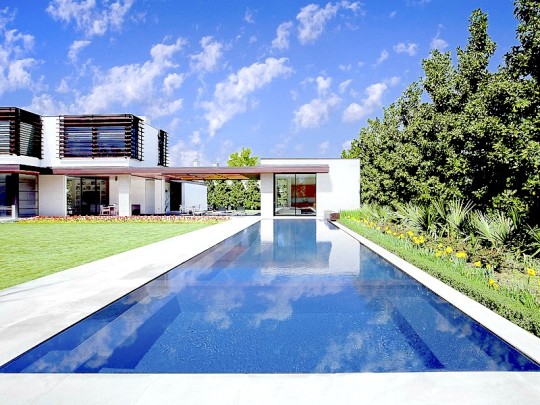 4610 Wildwood Road in Bluffview - homes for sale in Dallas Fort Worth, Briggs Freeman Sotheby's - backyard pool