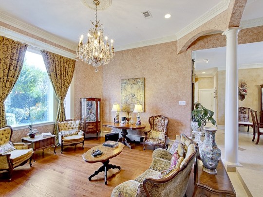 6001 Bransford Road in Colleyville - Briggs Freeman Sotheby's luxury homes for sale in Dallas Fort Worth - entry room