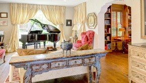6315 Westchester Drive in Highland Park - homes for sale in Dallas Fort Worth, Briggs Freeman Sotheby's - entry room