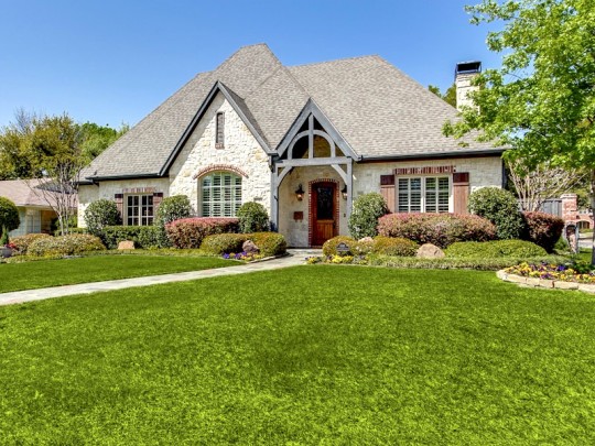 6543 Woodland Drive in Preston Hollow, Briggs Freeman Sotheby's luxury homes for sale in Dallas-Fort Worth - exterior