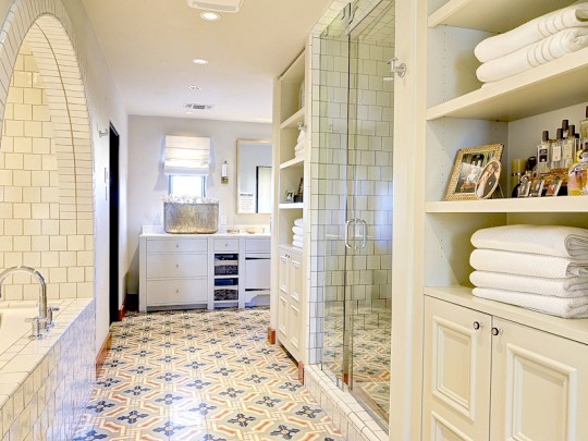 6955 Lakewood Boulevard in Lakewood - Briggs Freeman Sotheby's luxury homes for sale in Dallas Fort Worth - bathroom