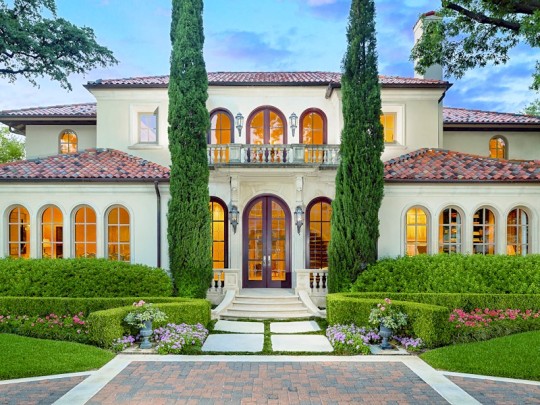 4236 Lorraine Avenue in Highland Park - Briggs Freeman Sotheby's luxury homes for sale in Dallas Fort Worth - exterior 2
