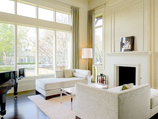 5233 Stonegate Road in Bluffview - luxury home for sale in Dallas, Briggs Freeman Sotheby's - living room