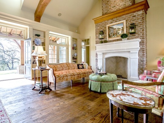 15026 Sendero Lane in Woodway - luxury home and ranch for sale in Dallas Fort Worth, Briggs Freeman Sotheby's - living room