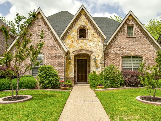 5829 Llano Avenue in Lakewood