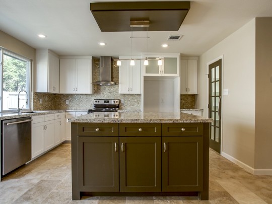 8521 Sikorski Lane in Lakewood - Briggs Freeman Sotheby's luxury homes for sale in Dallas Fort Worth - kitchen