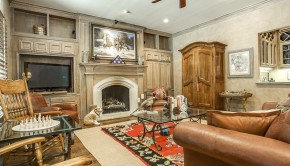 4508 North Versailles Avenue in Highland Park - Briggs Freeman Sotheby's luxury homes in Dallas Fort Worth - living