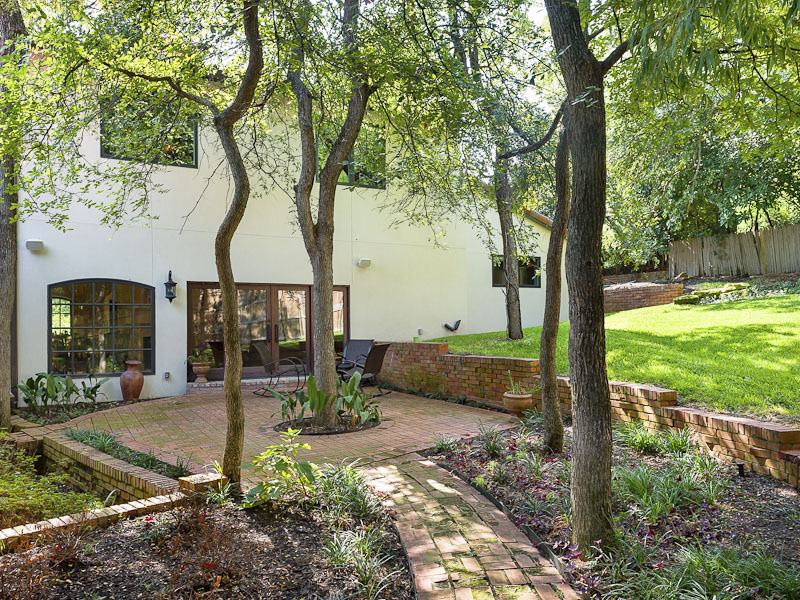 9029 Broken Arrow Briggs Freeman Sotheby's luxury home for sale in Dallas Fort Worth- Courtyard