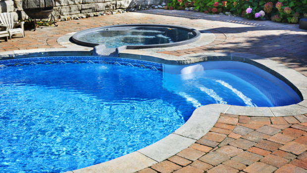 Expert Advice - Investing in Outdoor Living - shutterstock_88948318