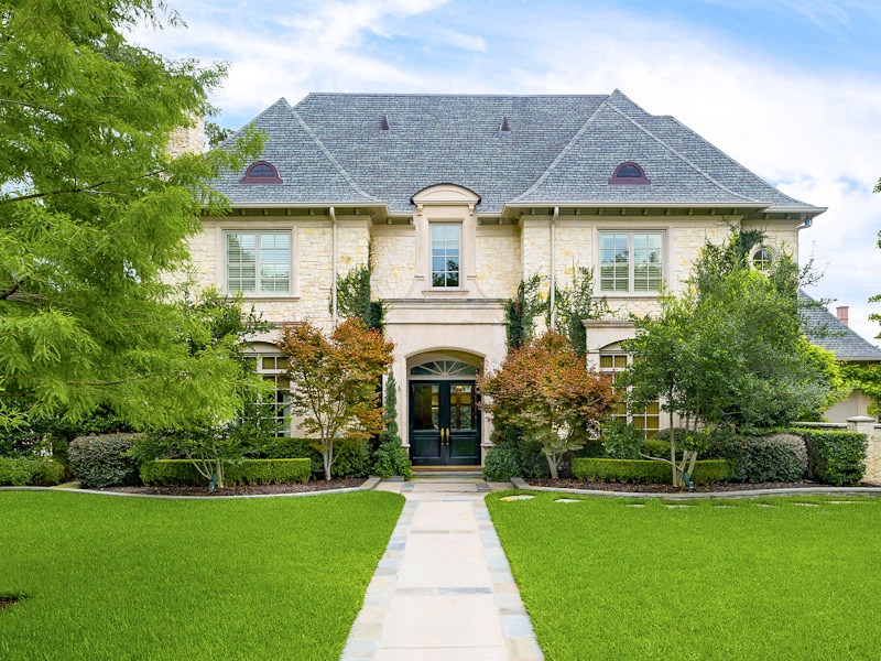 6114 Desco Drive in Preston Hollow - Briggs Freeman Sotheby's luxury homes for sale in Dallas Fort Worth - exterior