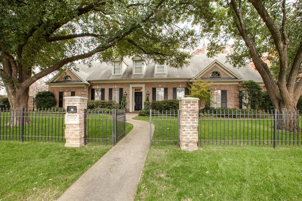 8708 Canyon Drive Dallas 75209 - Bluffview - Briggs Freeman Sotheby's luxury home for sale in Dallas Fort Worth - exterior