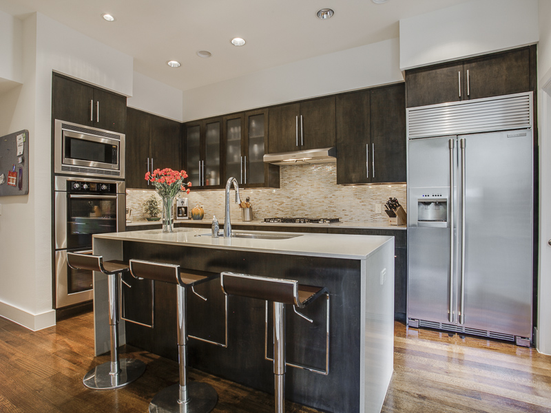 10_807-n-oak-cliff-blvd-dallas-tx-High-Res_(1)_Crest
