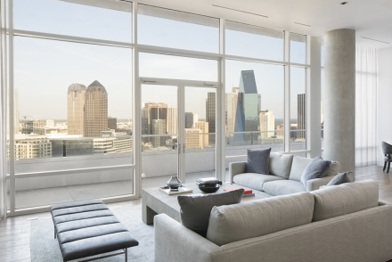 2430 Victory Park Lane Dallas 75219, W Residence, Briggs Freeman Sotheby's luxury home for sale in Dallas Fort Worth-sitting