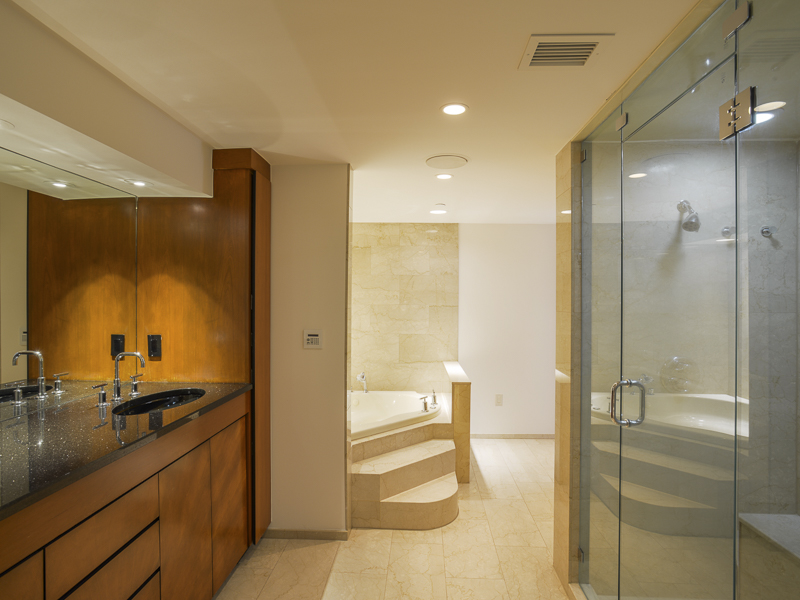 1999 McKinney Avenue #1804 Dallas 75201, Downtown, Briggs Freeman Sotheby's luxury home for sale in Dallas Fort Worth-bath