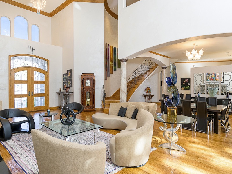 18780 Wainsborough Lane in North Dallas - Briggs Freeman Sotheby's luxury homes in Dallas Fort Worth - entry living