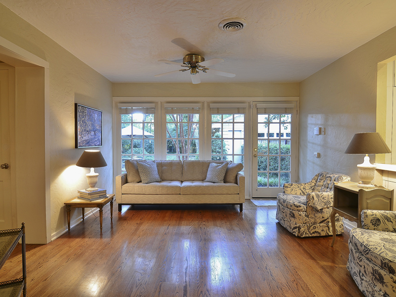 2417 Brendenwood Drive 75214, Lakewood, Briggs Freeman Sotheby's luxury home for sale in Dallas Fort Worth-sitting