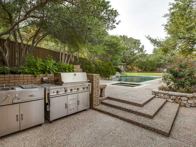 3745 W. Lawther Drive 75214, Lakewood, Judy Sessions, Briggs Freeman Sotheby's luxury home for sale in Dallas Fort Worth-outdoor kitchen