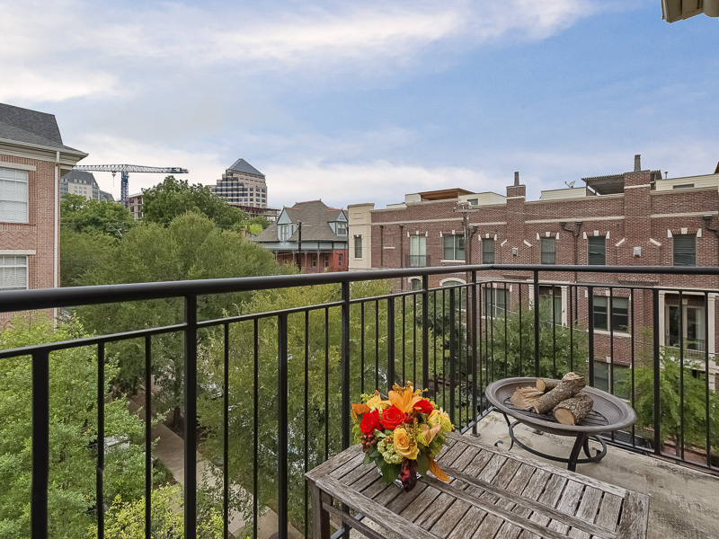 2335 Worthington Street 75204, Uptown, Briggs Freeman Sotheby's luxury home for sale in Dallas Fort Worth-patio