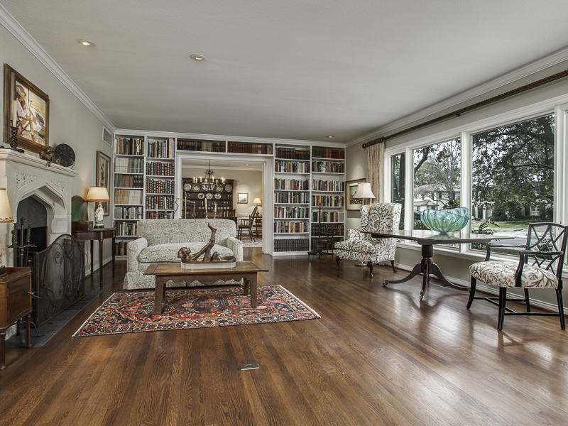 4669 Beverly Drive 75209, Highland Park, Michelle Wood, Briggs Freeman Sotheby's luxury home for sale in Dallas Fort Worth-sitting