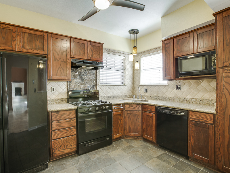 738 N Edgefield Avenue 75208, Oak Cliff, Jennifer Stolarski, Briggs Freeman Sotheby's luxury home for sale in Dallas Fort Worth-kitchen