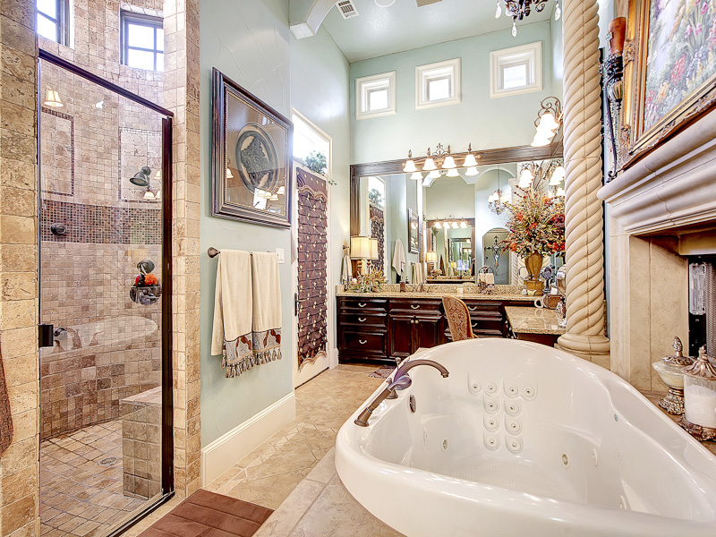 12509 Lake Shore Rd Fort Worth 76179, Briggs Freeman Sotheby's luxury home for sale in Dallas Fort Worth-master bath
