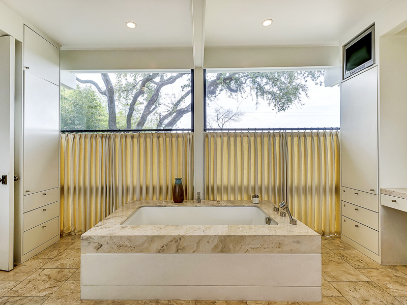2004 Canterbury Drive 76107, Westover Hills, John Zimmerman, Briggs Freeman Sotheby's luxury home for sale in Dallas Fort Worth-master bath