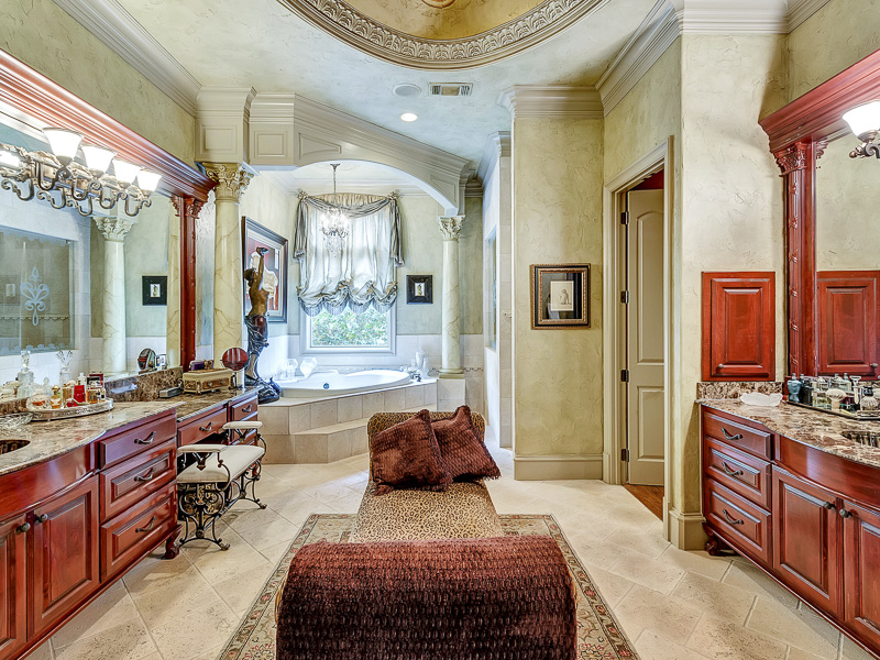 213 Colden Court Colleyville 76034, Nancy Dennis, Briggs Freeman Sotheby's luxury home for sale in Dallas Fort Worth-master bath