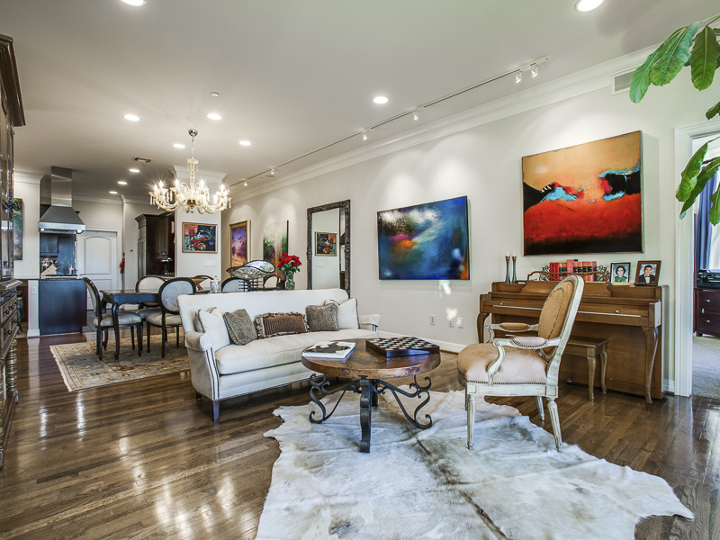 2828 Hood Street #901 Dallas 75219, Turtle Creek, Katye Sloan, Briggs Freeman Sotheby's luxury home for sale in Dallas Fort Worth-sitting