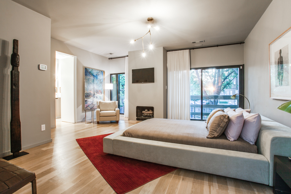 4037 Travis St-12