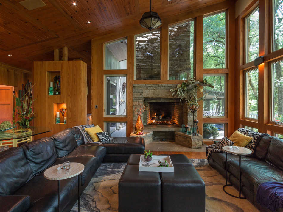 Living%20Area%201-2.jpg