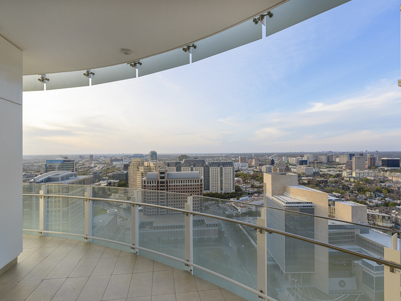 1918 N. Olive Street #2901 Dallas 75201, Ilene Christ, Briggs Freeman Sotheby's luxury homes for sale in Dallas Arts District-balcony views