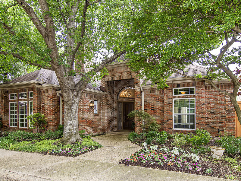 2 Castlecreek Court 75225, Glen Lakes, Martha Miller, Briggs Freeman Sotheby's luxury home for sale in Dallas Fort Worth-exterior