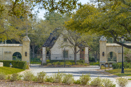 5010 Elm Hollow Drive 75229, The Creeks at Preston Hollow, Jonathan Rosen, Briggs Freeman Sotheby's luxury home for sale in Dallas Fort Worth-gate2