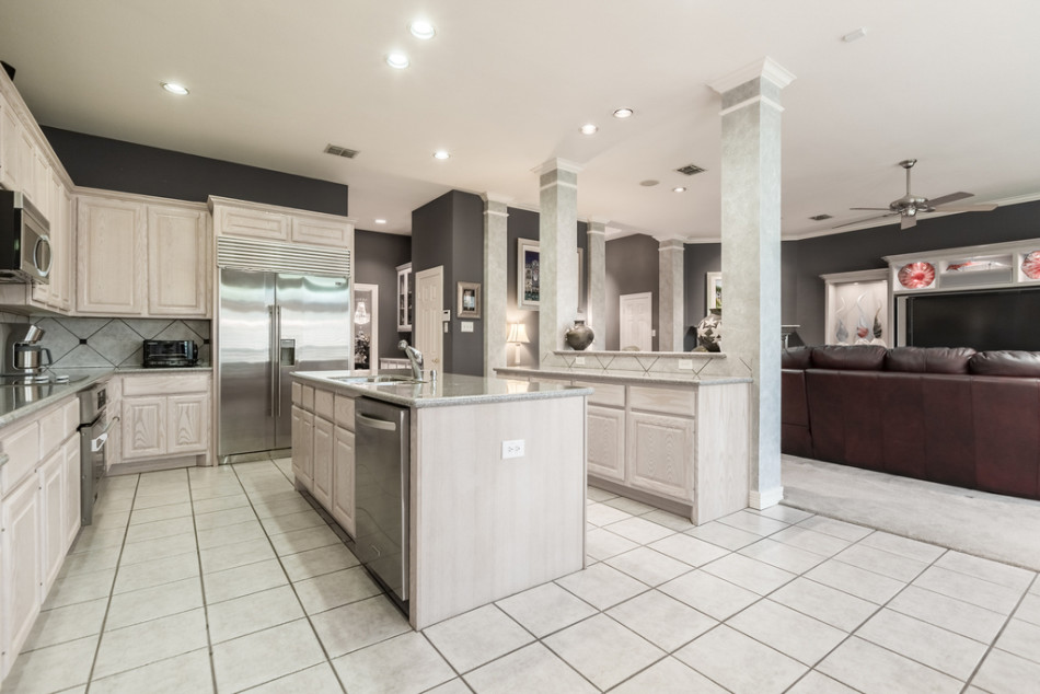 6729 Audubon Trail 76132, Fort Worth, Wynne Moore, Briggs Freeman Sotheby's luxury home for sale in Dallas Fort Worth-kitchen
