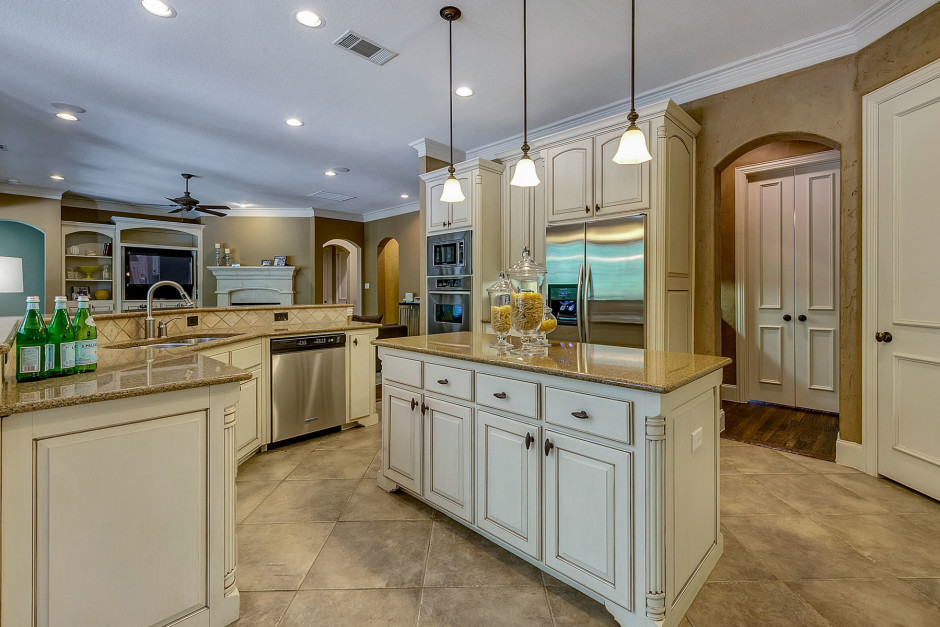 1713 Tuscan Ridge Circle 76092, Southlake, Wynne Moore, Briggs Freeman Sotheby's luxury home for sale in Dallas Fort Worth-kitchen2