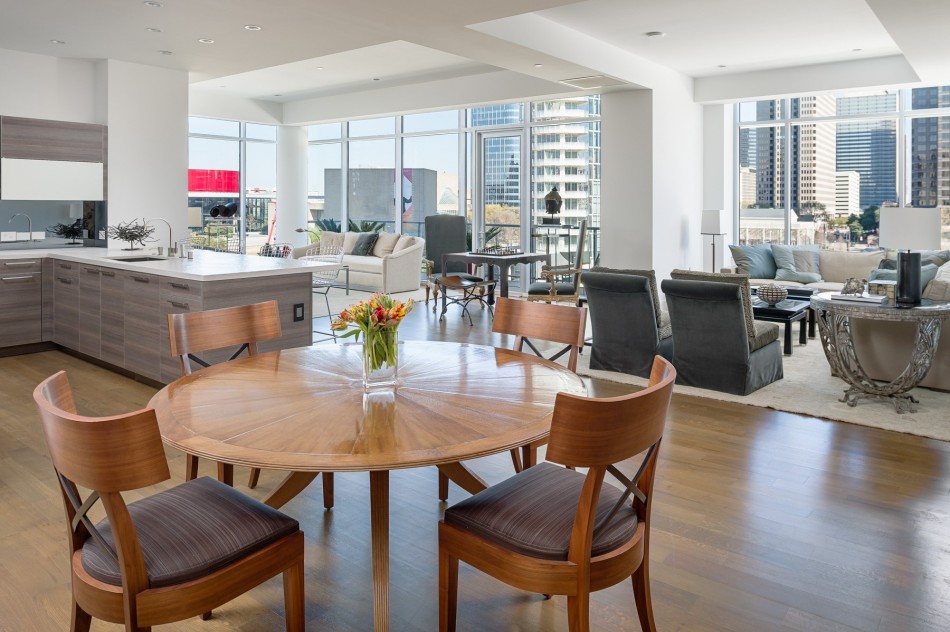 2025 Woodall Rodgers #23 75201, ParkSide, Uptown Dallas, Michelle Wood, Briggs Freeman Sotheby's luxury home for sale in Dallas-dining