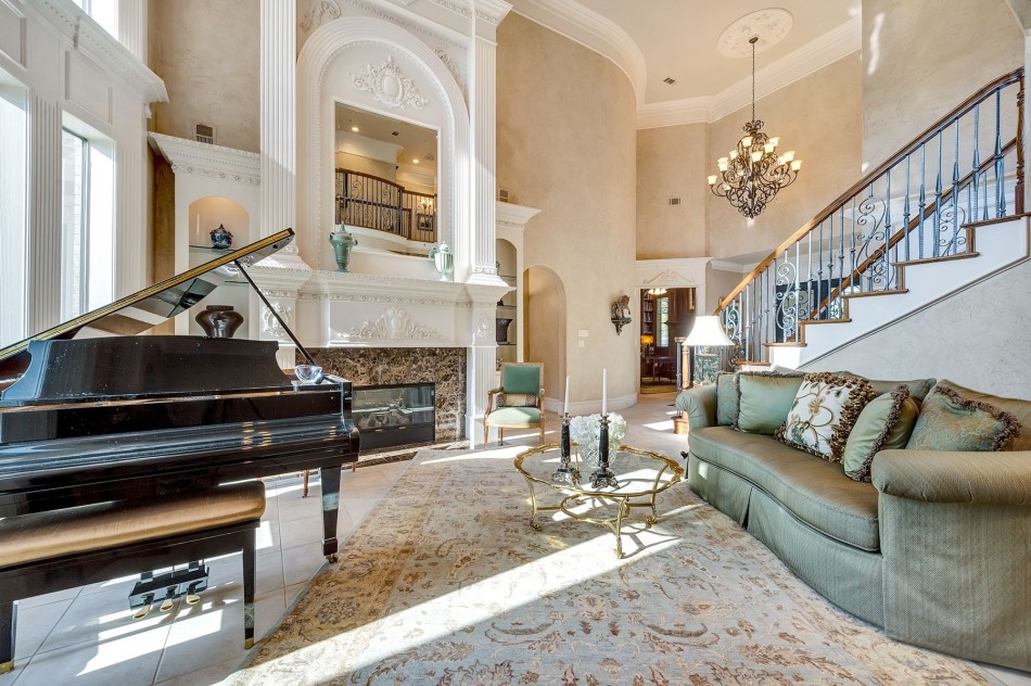 2217 Collins Path 76034, Colleyville, Nancy Dennis, Briggs Freeman Sotheby's luxury home for sale in Dallas Fort Worth-sitting