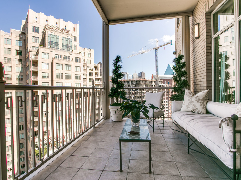 2555 N Pearl Street #1503 Dallas 75201, Ritz-Carlton, Missy Woehr, Briggs Freeman Sotheby's luxury homes for sale in Uptown Dallas-balcony with a view