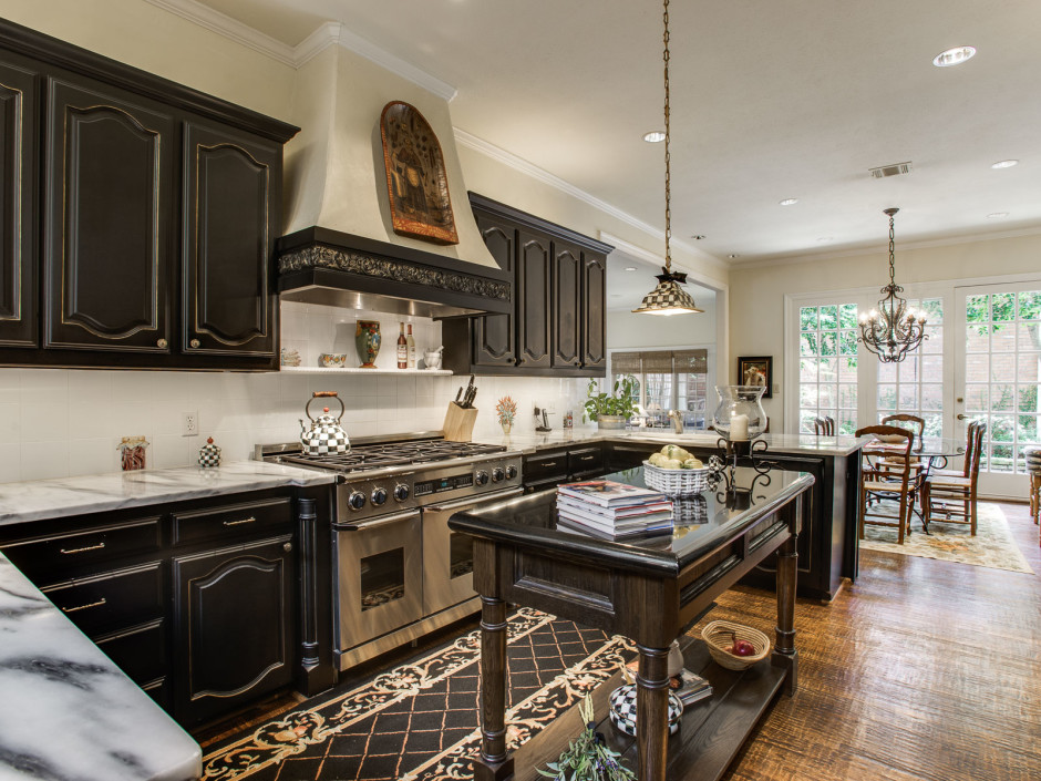 3 Glenkirk Court 75225, Glen Lakes, North Dallas, Jeannie Nethery, Briggs Freeman Sotheby's luxury home for sale in Dallas Fort Worth-kitchen
