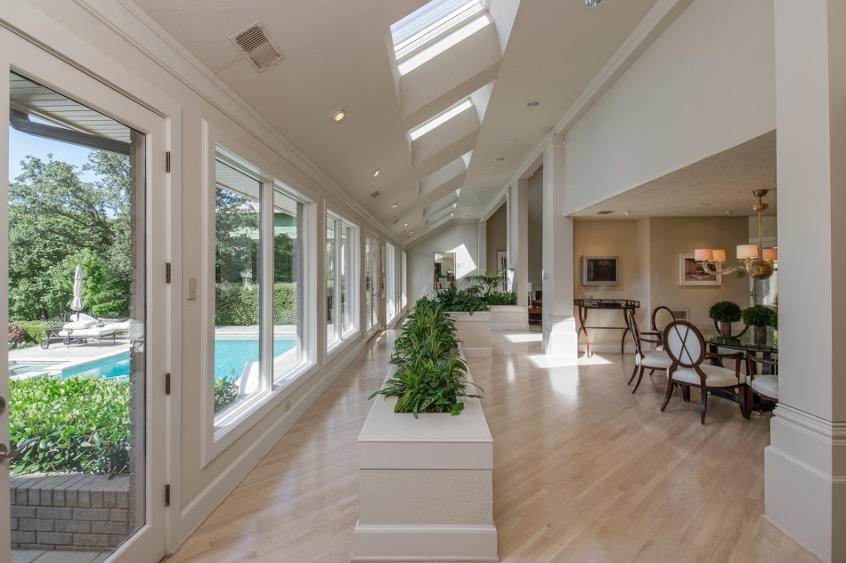 311 Steeplechase Drive Irving 75062, Suzy Wang Shul, Briggs Freeman Sotheby's luxury homes for sale in Irving TX-entry with planters and big windows