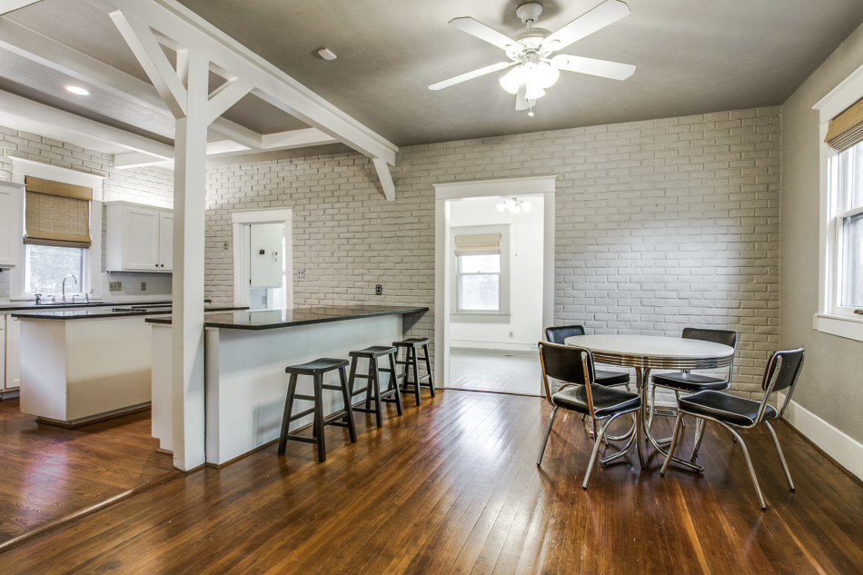 318 S Clinton Avenue 75208, Winnetka Heights, Dallas, Jennifer Stolarski, Briggs Freeman Sotheby's luxury home for sale in Oak Cliff-kitchen