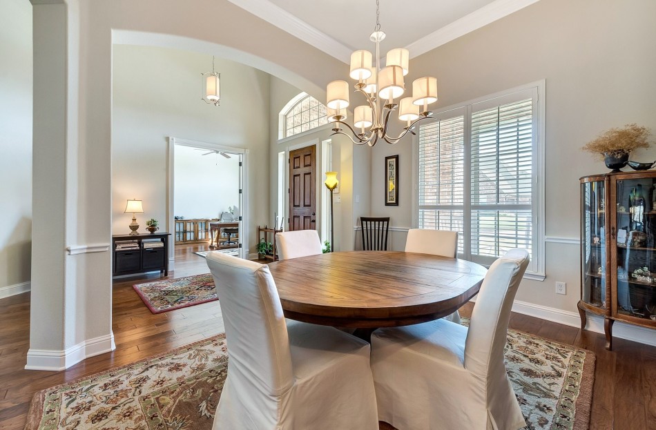 204 Waterfall Court Colleyville 76034, Nancy Dennis, Briggs Freeman Sotheby's luxury homes for sale in Colleyville TX-dining room