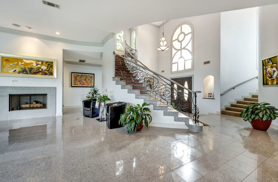 6505 Spyglass Hill Court 76132, Mira Vista, John Zimmerman, Briggs Freeman Sotheby's luxury home for sale in Fort Worth-entry2