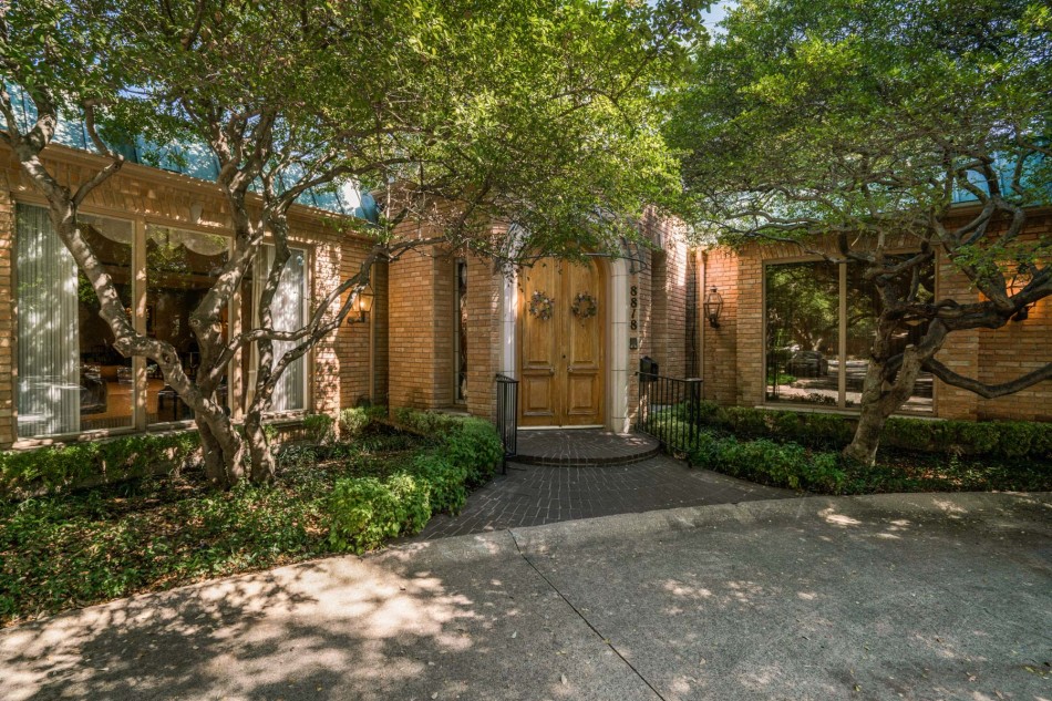8818 Mccraw Drive 75209, Tealwood Square, Gretchen Brasch, Briggs Freeman Sotheby's luxury home for sale in Dallas-door
