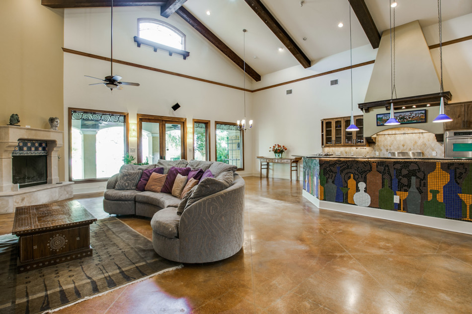 9212 Heron Drive 76108, Admirals Point, Veronica Stimson, Briggs Freeman Sotheby's luxury home for sale in Fort Worth-living3