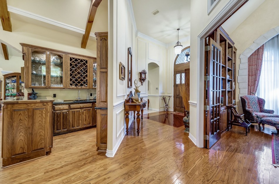 212 Cattlebaron Parc Drive 76108, John Zimmerman, Briggs Freeman Sotheby's luxury home for sale in Fort Worth-entry