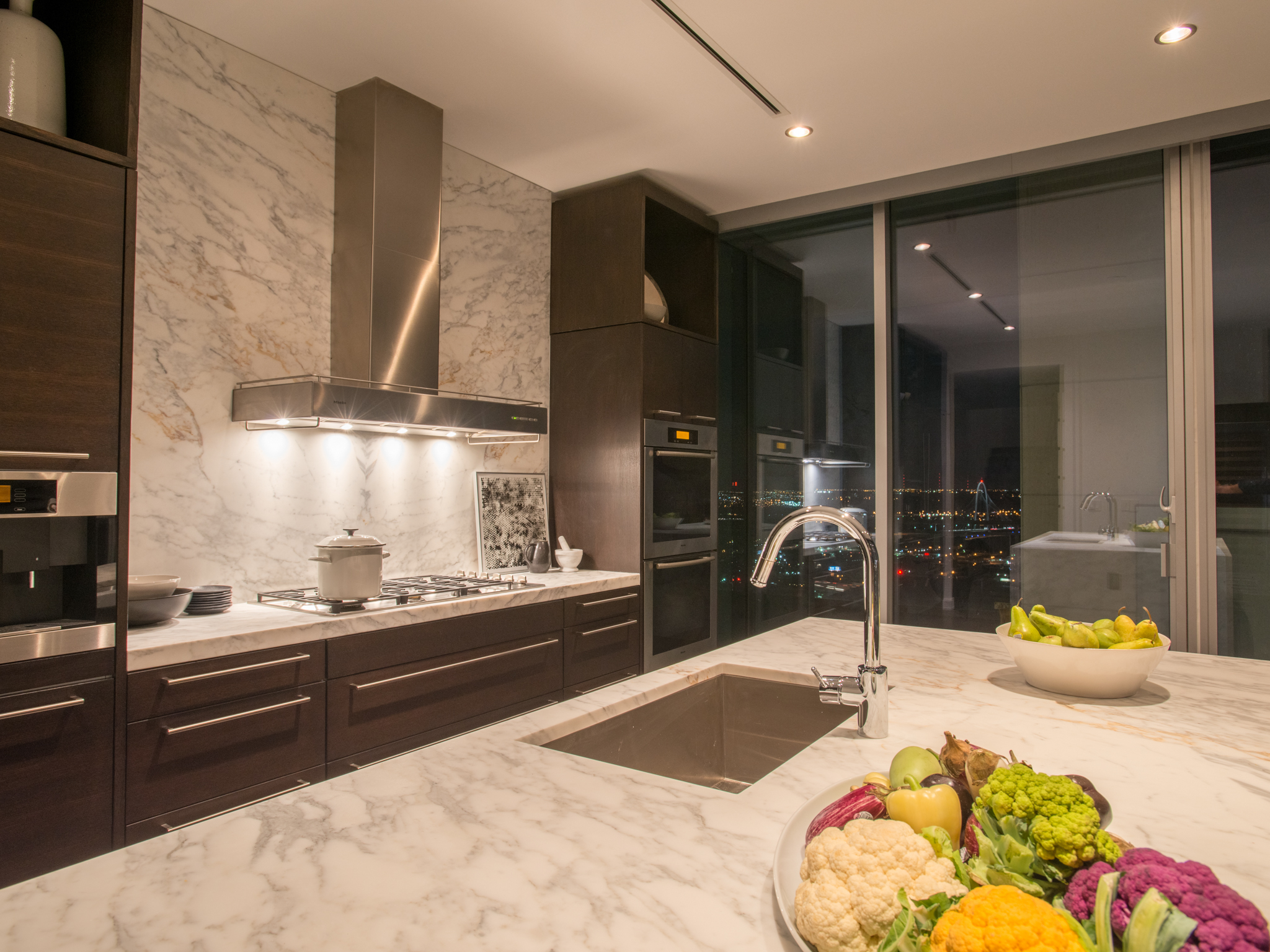 2900 McKinnon #2802-17