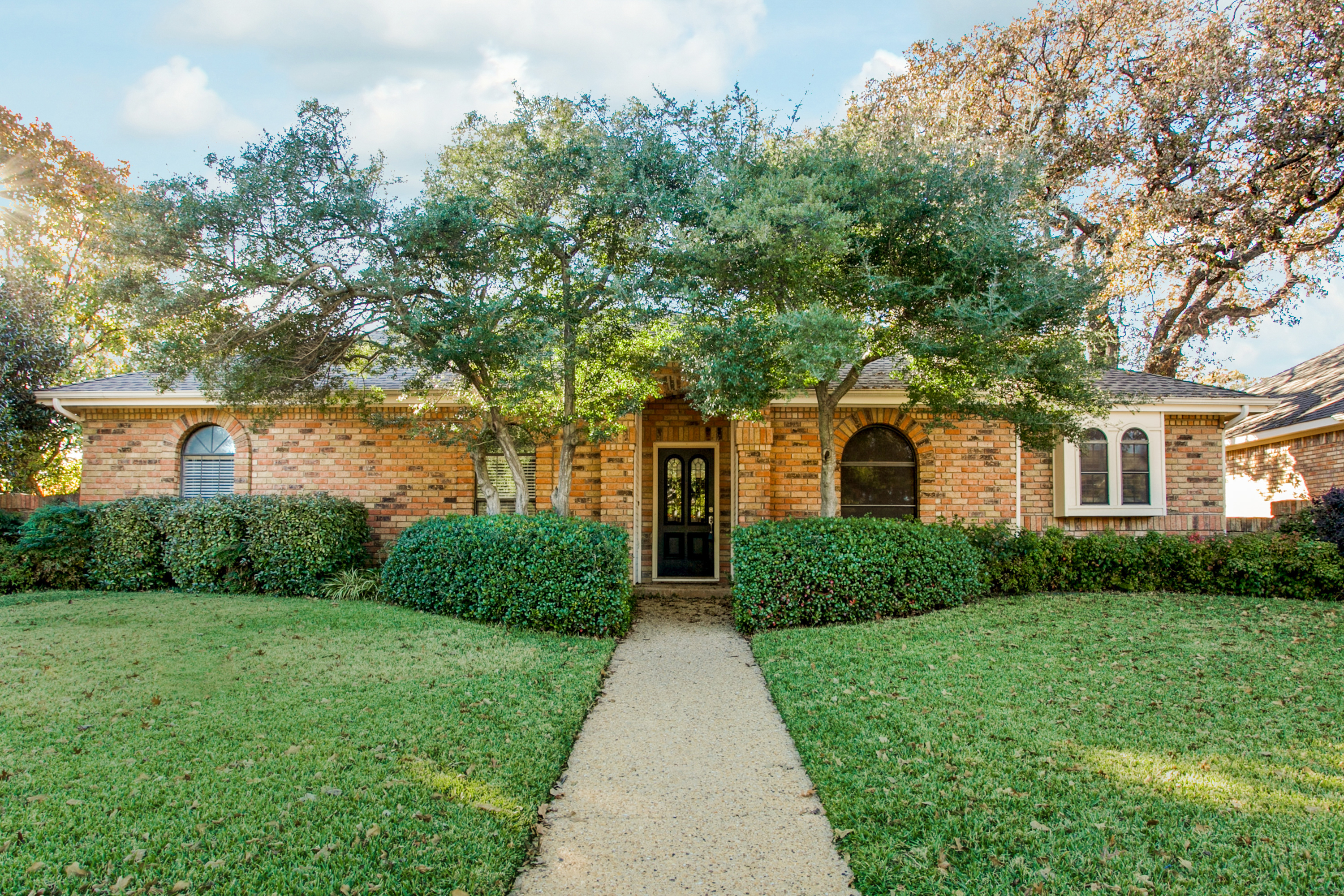 2901 Valley View Dr-1